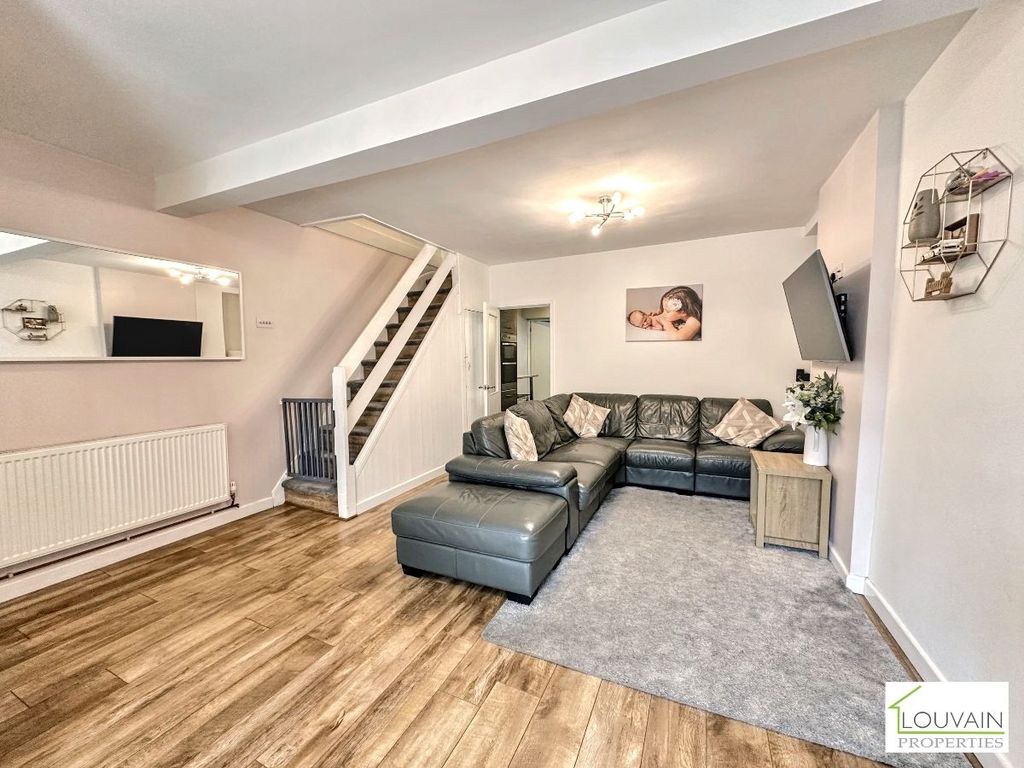 Property photo 2 of 26