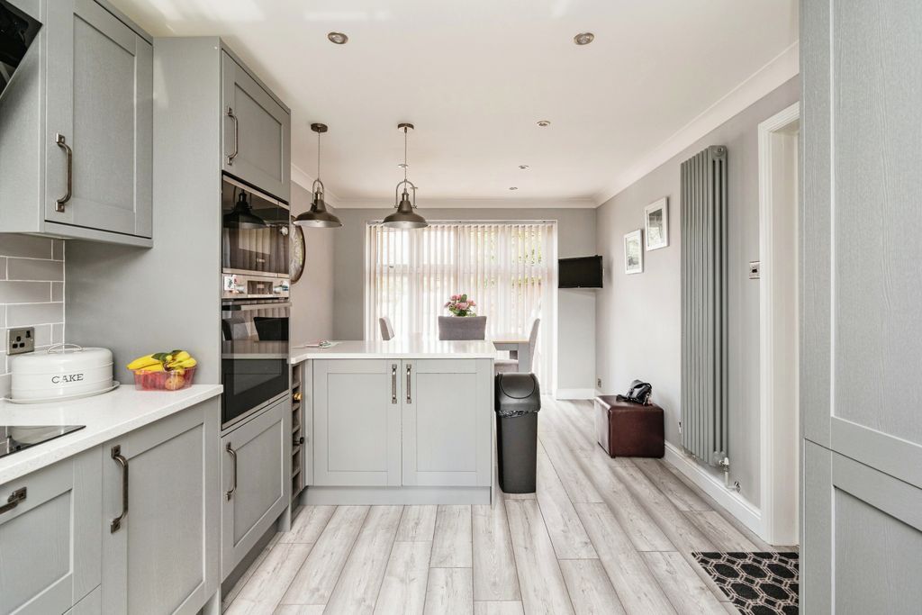 Property photo 3 of 17 Photography