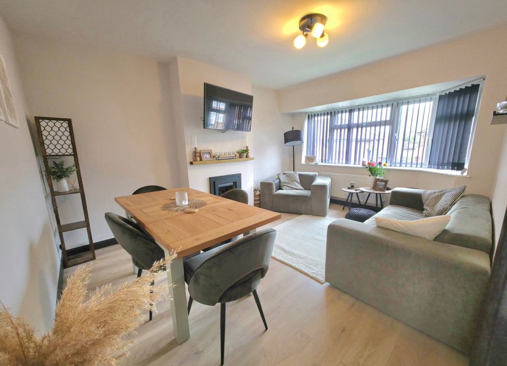 Property photo 2 of 12 Lounge/Diner