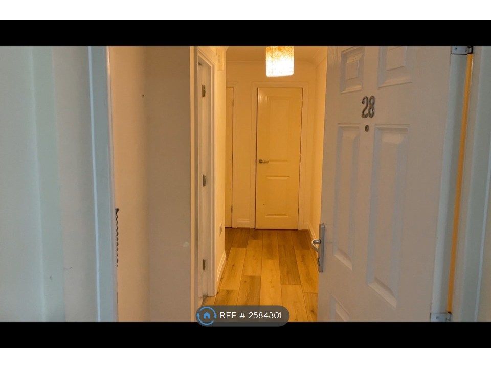 Property photo 1 of 11 Entrance