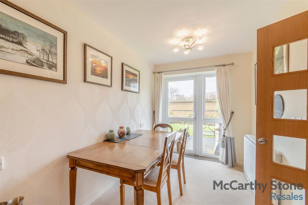 Property photo 2 of 15 8637878-Interior08.Jpg