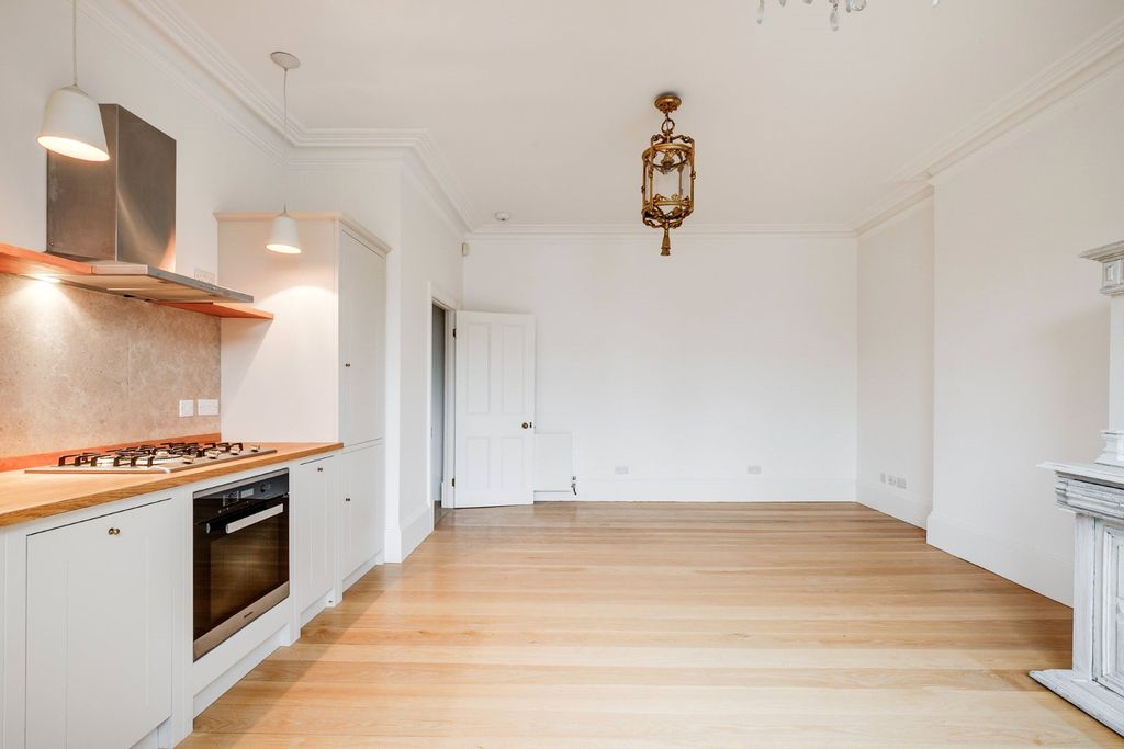 Property photo 3 of 10 Picture No. 21