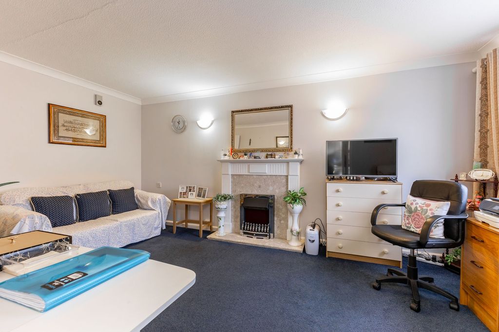 Property photo 3 of 11