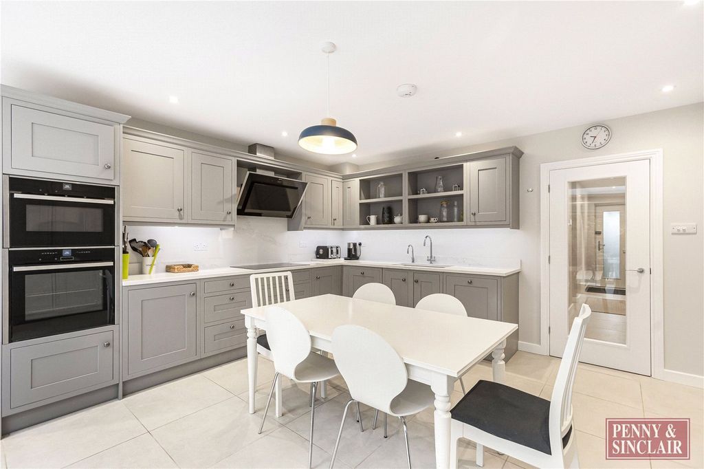 Property photo 1 of 16 Picture No. 05