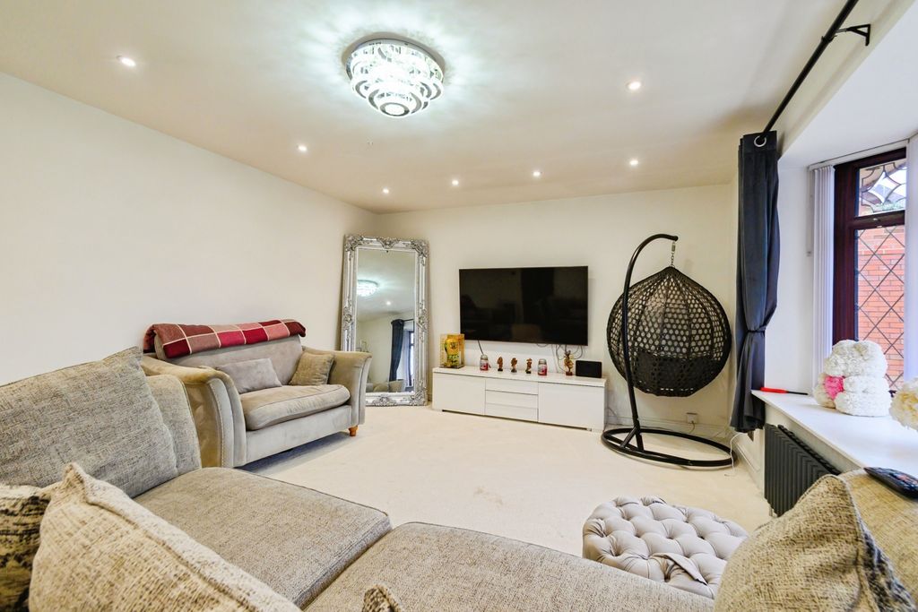 Property photo 3 of 15