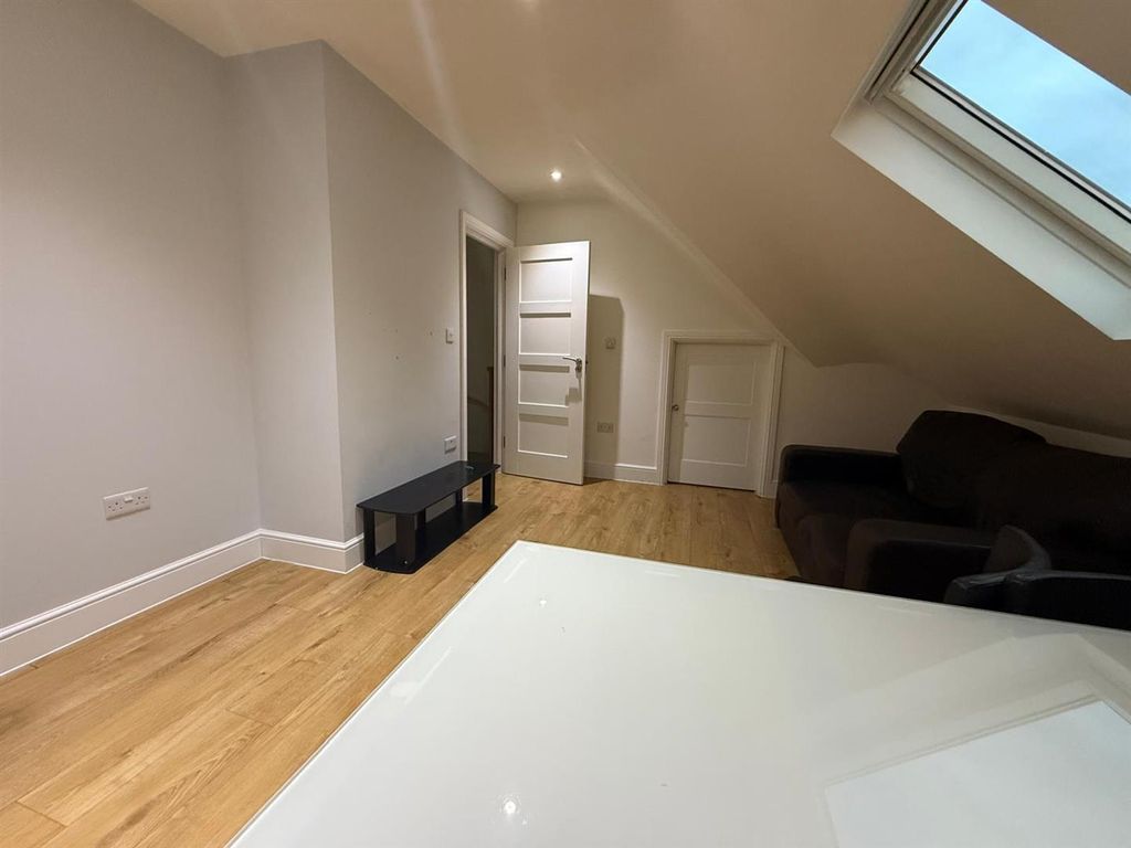 Property photo 3 of 7 Img-20251106-Wa0005.Jpg