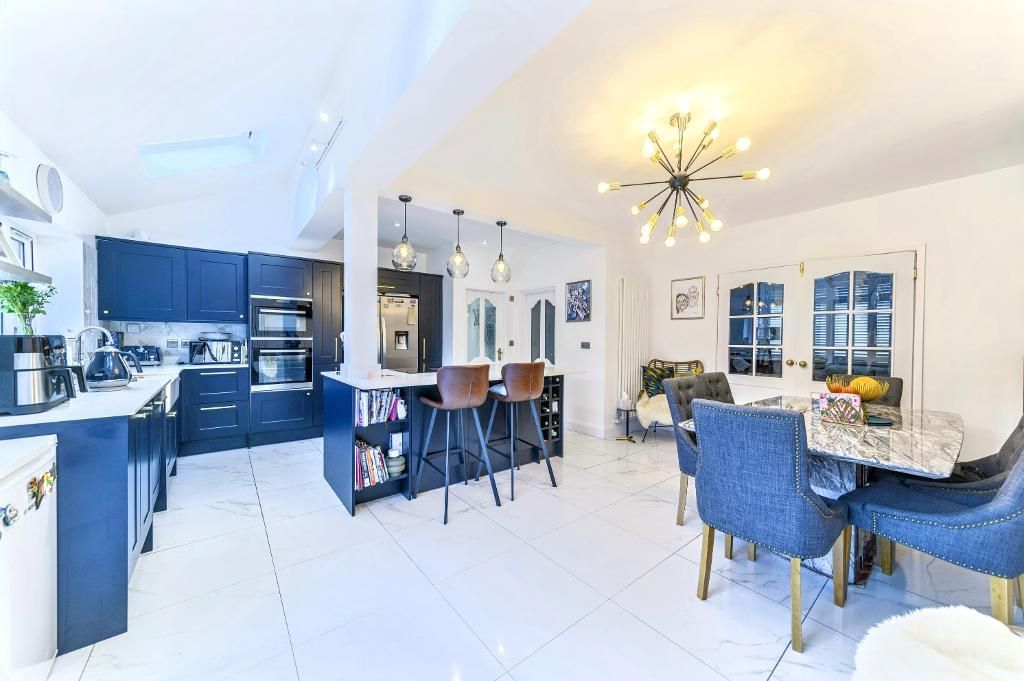 Property photo 3 of 21 Photo 3