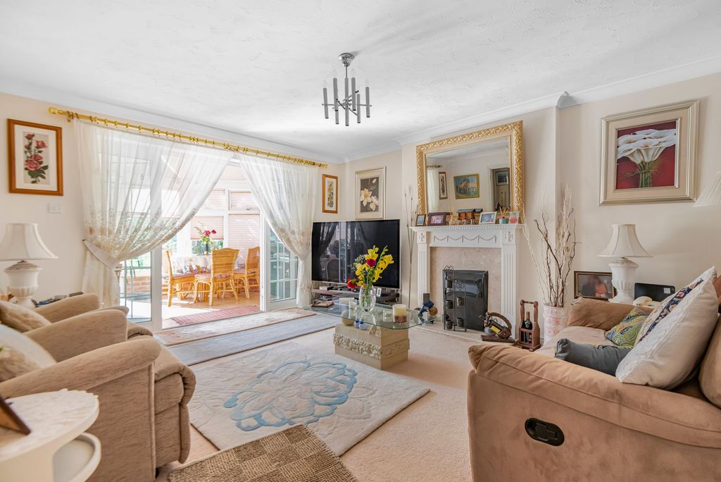 Property photo 2 of 24