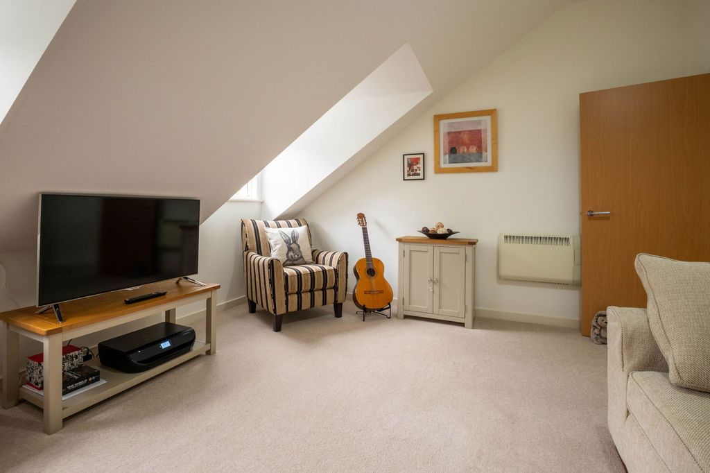 Property photo 3 of 22