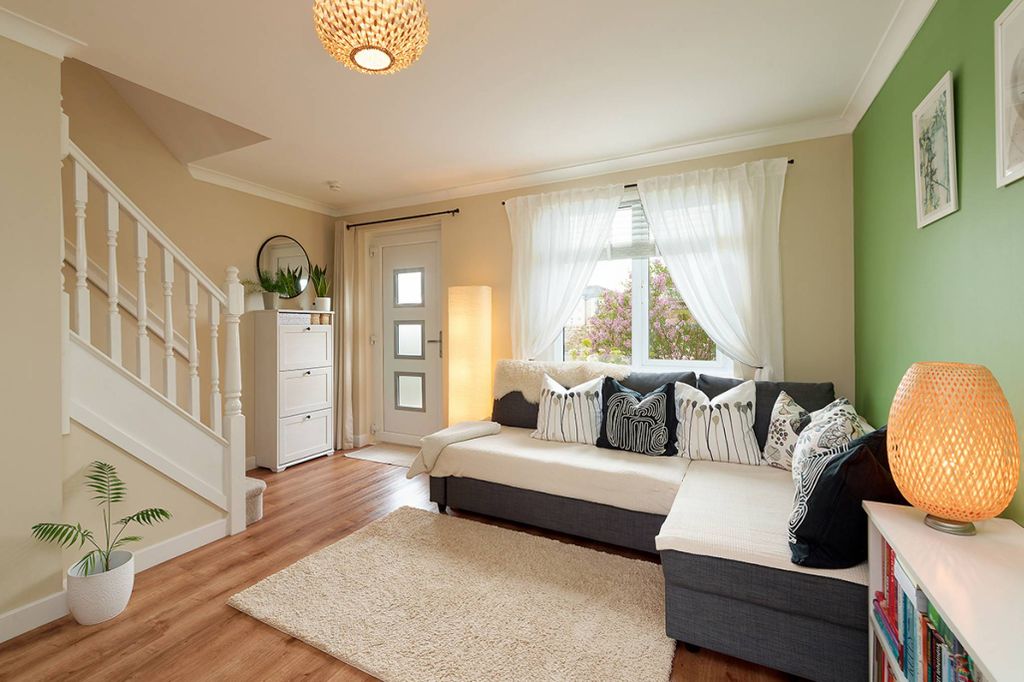 Property photo 2 of 17