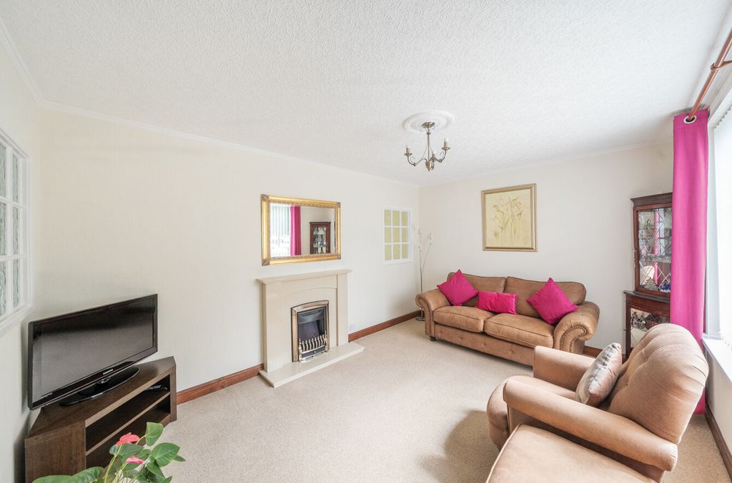 Property photo 2 of 21 1342772-14-68A5c3...