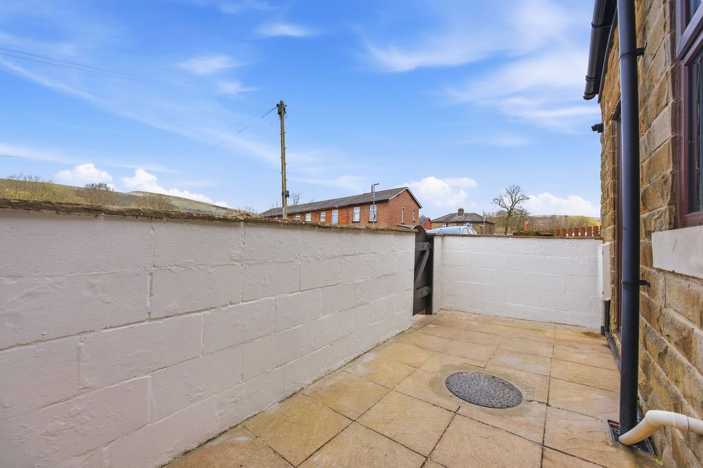 Property photo 2 of 27