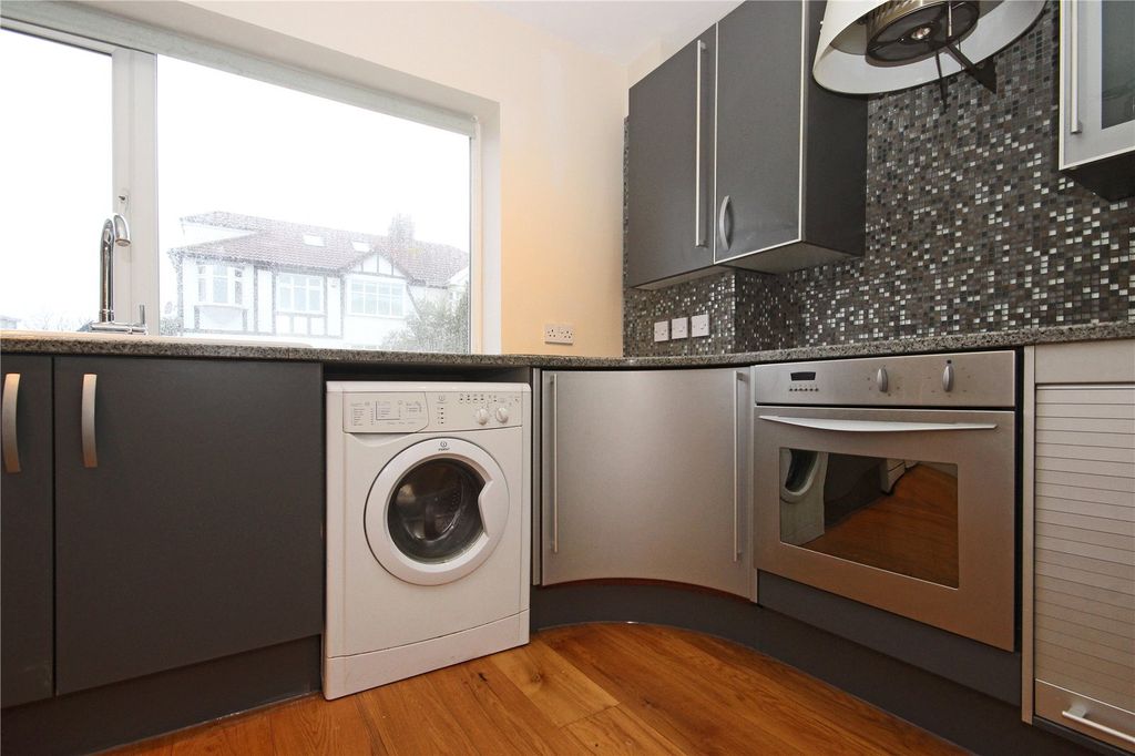 Property photo 3 of 13 Picture No. 21