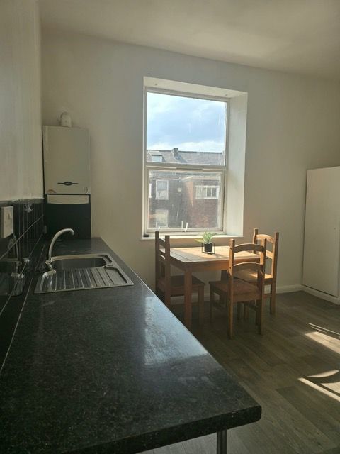 Property photo 2 of 12 A4A86812-c18c-4Efe-ba82-Bfac353c8274