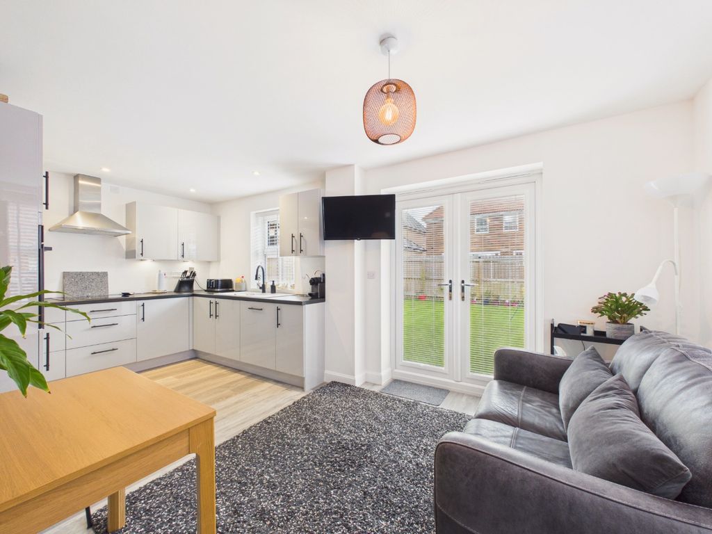 Property photo 3 of 14 4894693