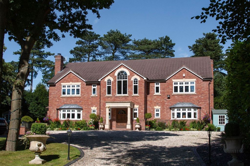 Property photo 1 of 31