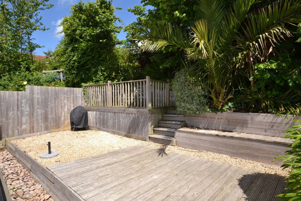 Property photo 2 of 18 Raised Terrace
