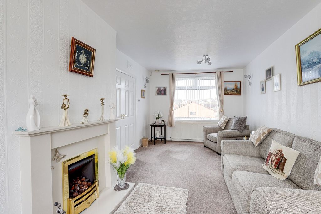 Property photo 2 of 19 Living Room