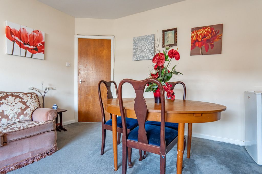 Property photo 3 of 29