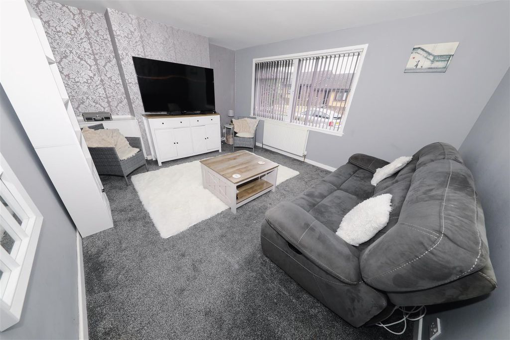 Property photo 2 of 16 B