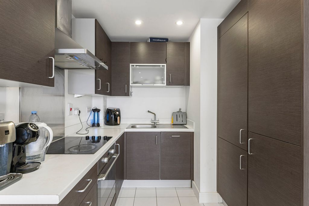 Property photo 3 of 14 Kitchen