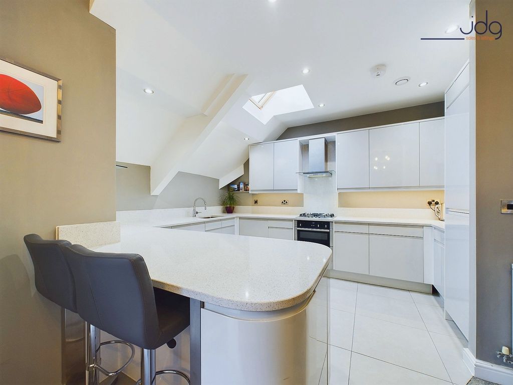 Property photo 3 of 19 Stunning Kitchen