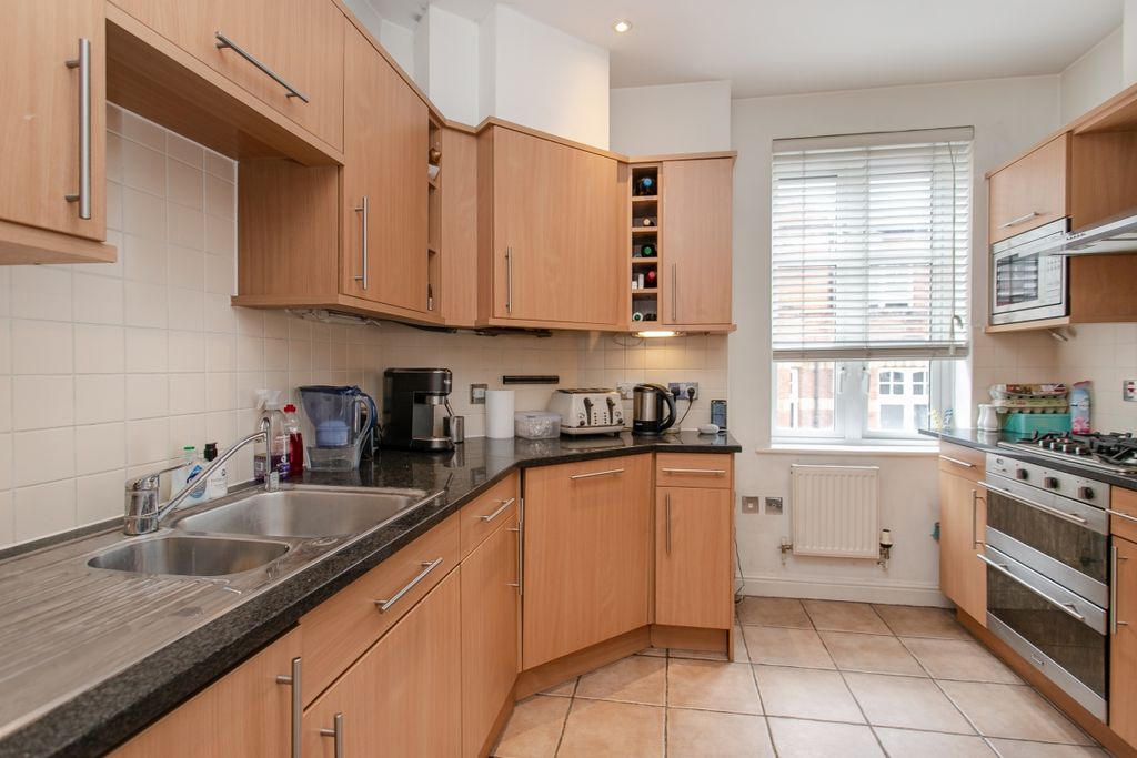 Property photo 2 of 6 Kitchen