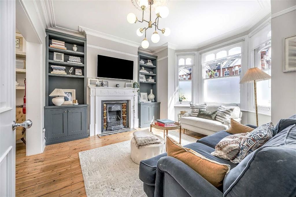 Property photo 2 of 11