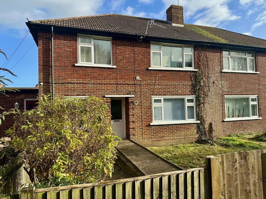 Property photo 1 of 10 Front