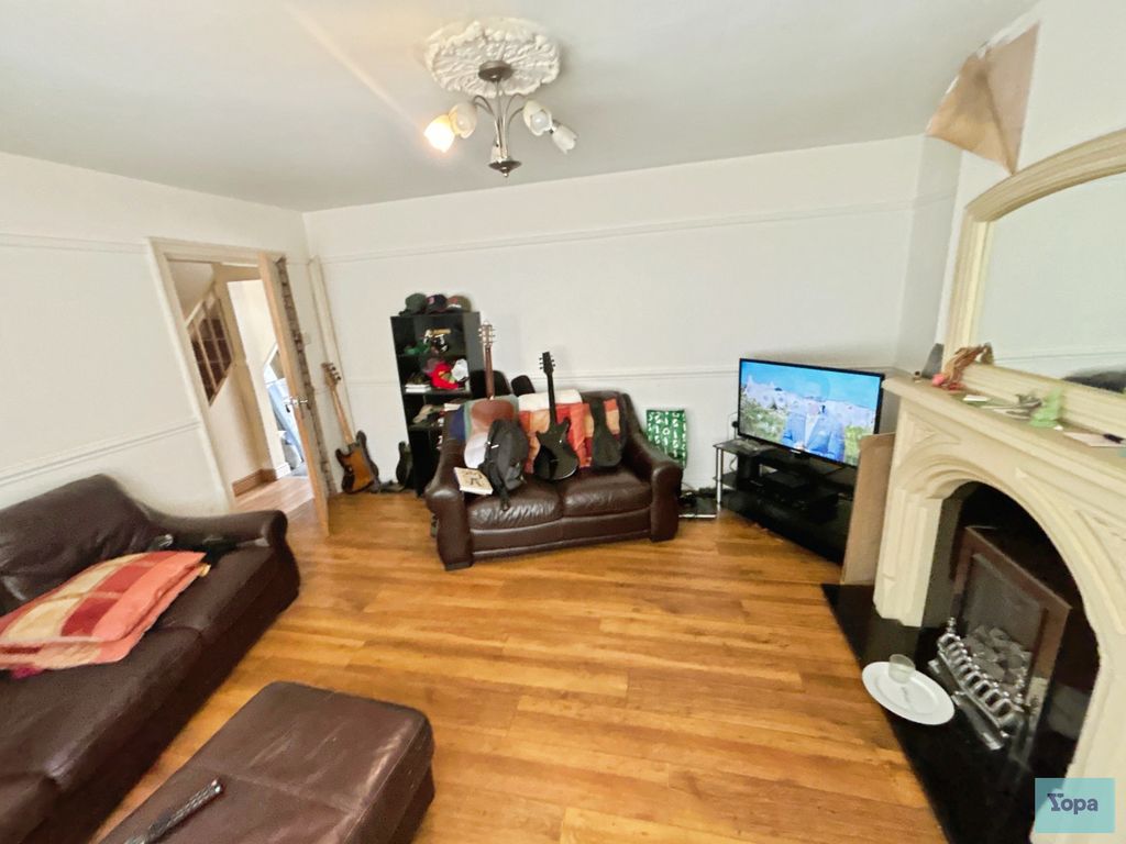 Property photo 3 of 13 Living Room