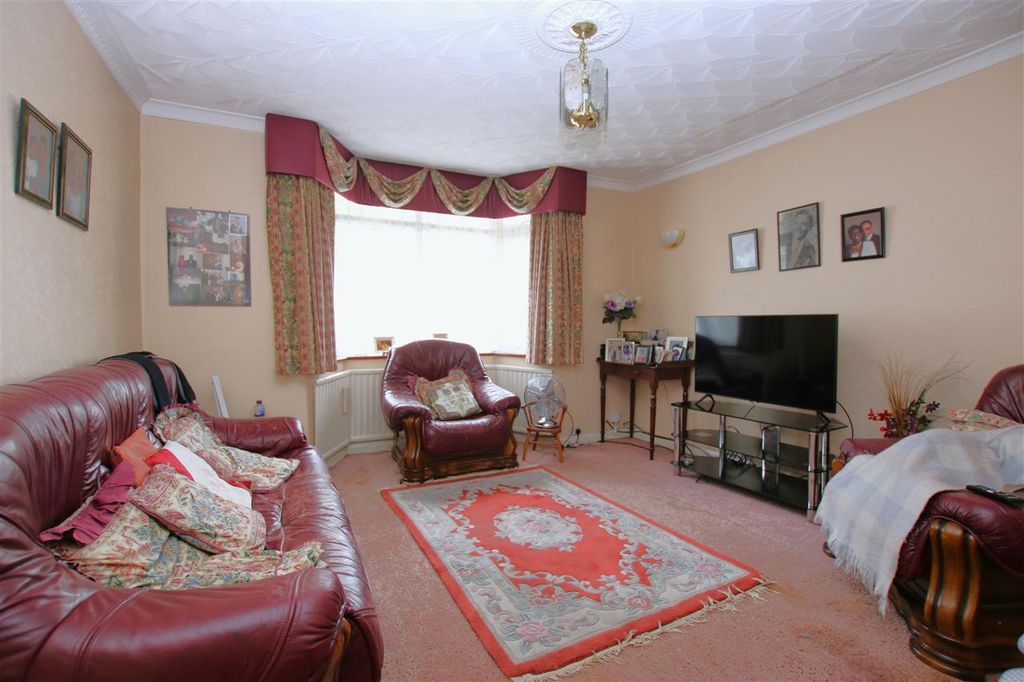 Property photo 2 of 12 Location: