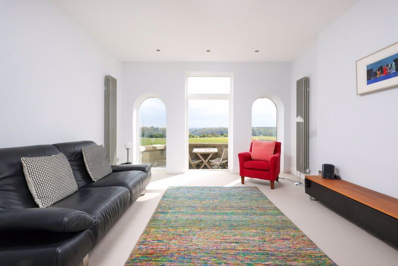Property photo 1 of 18 Sitting Room