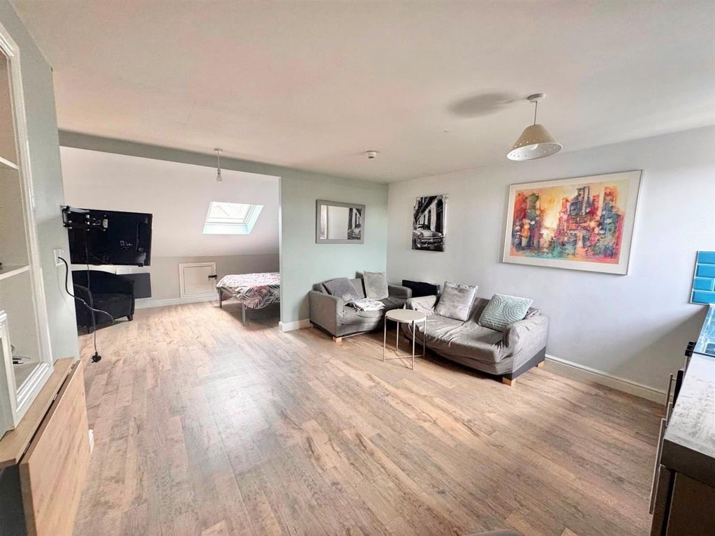 Property photo 1 of 9 Lounge Bedroom Kitchen B.Jpg