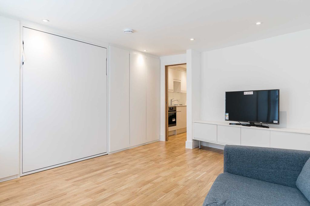 Property photo 1 of 5