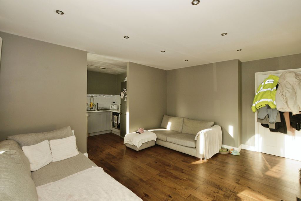 Property photo 3 of 16 Photography