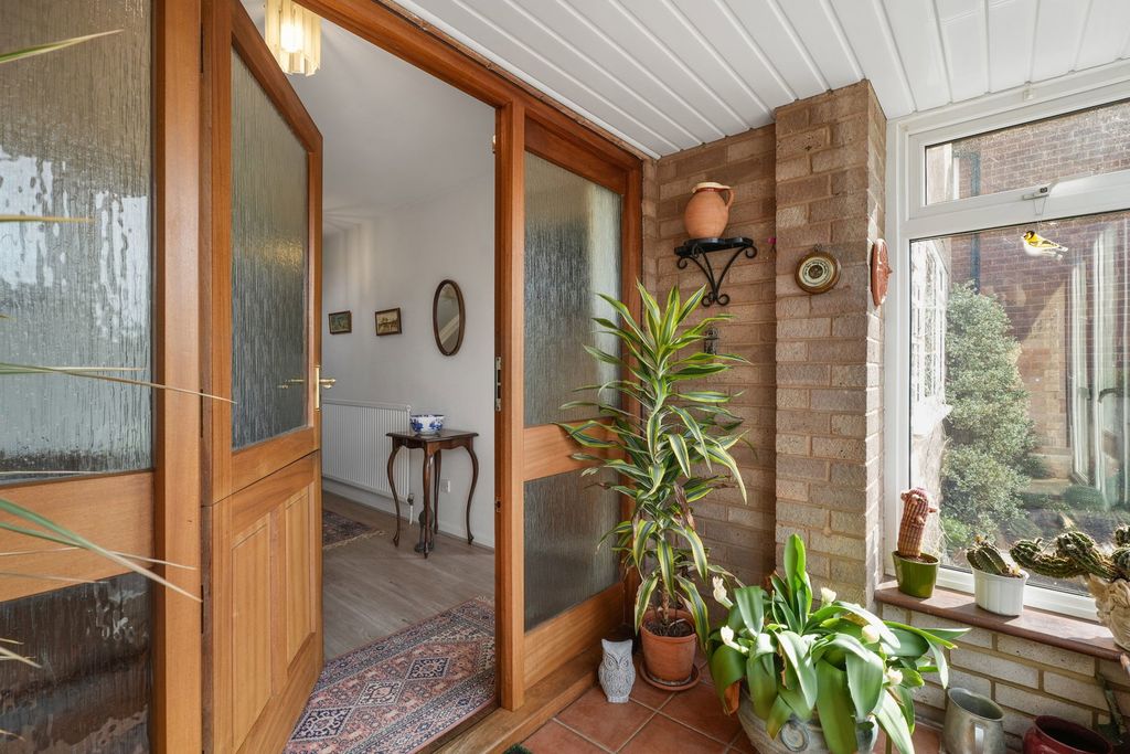 Property photo 3 of 37