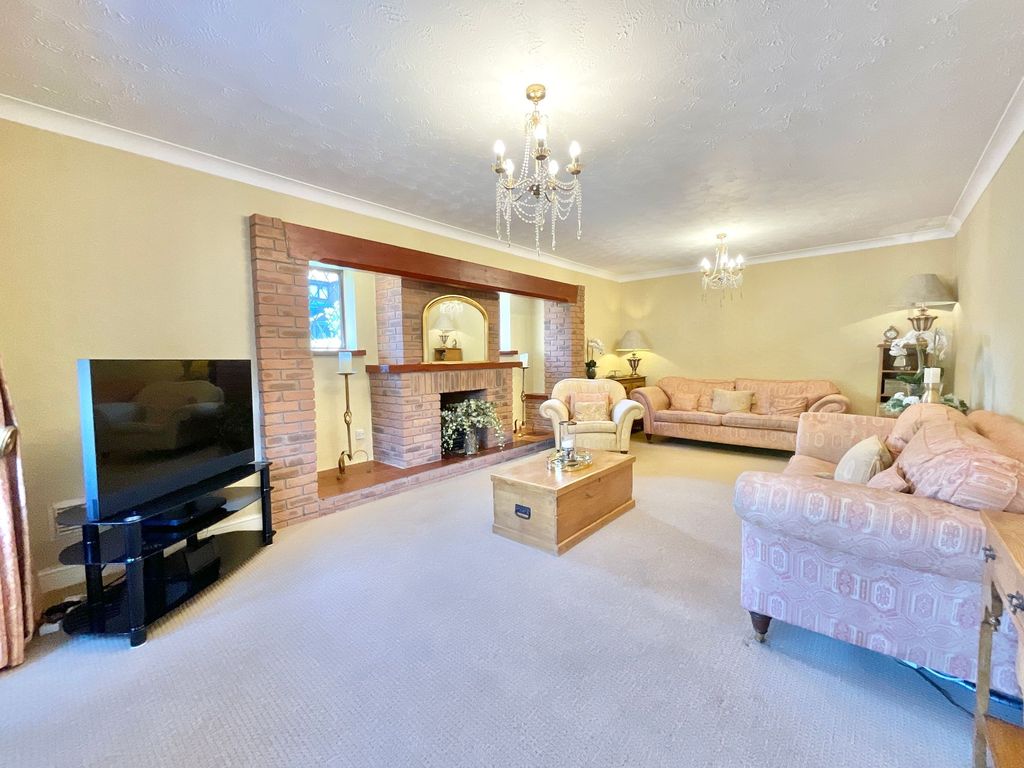 Property photo 2 of 35