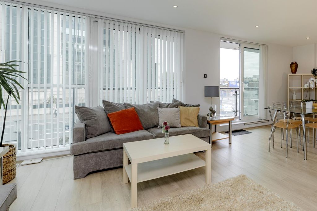 Property photo 1 of 20