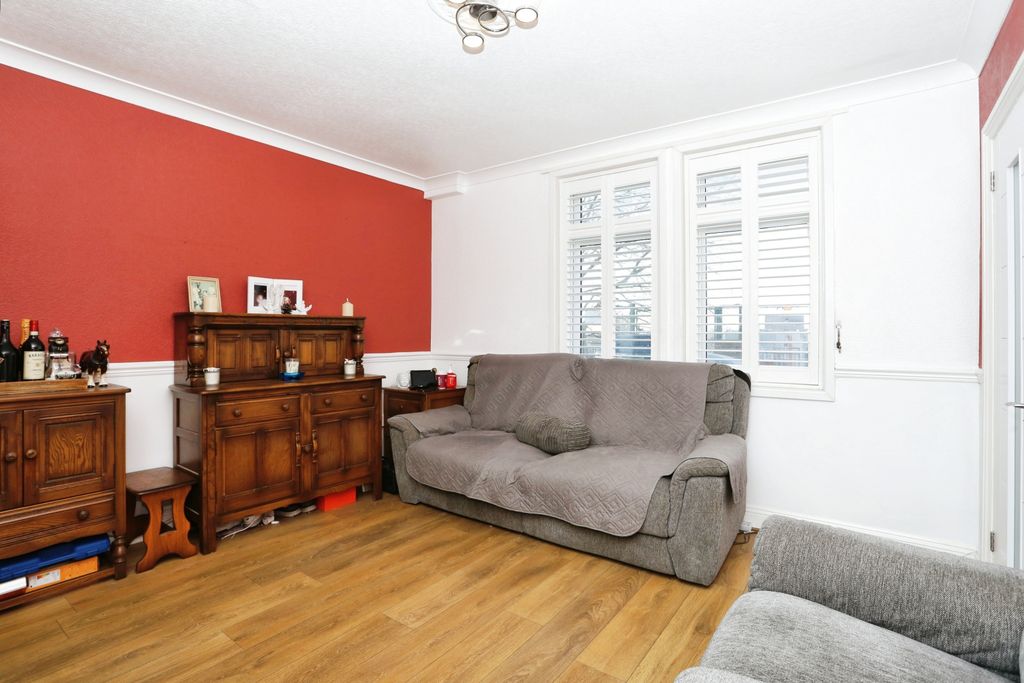 Property photo 3 of 14 Living Room
