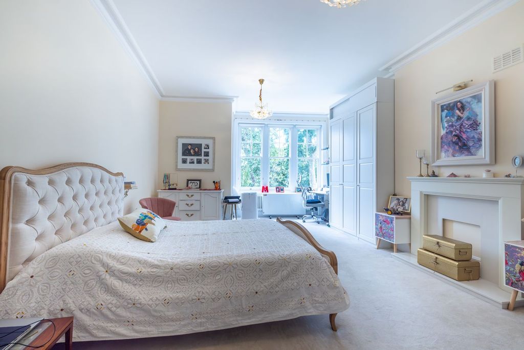 Property photo 3 of 11