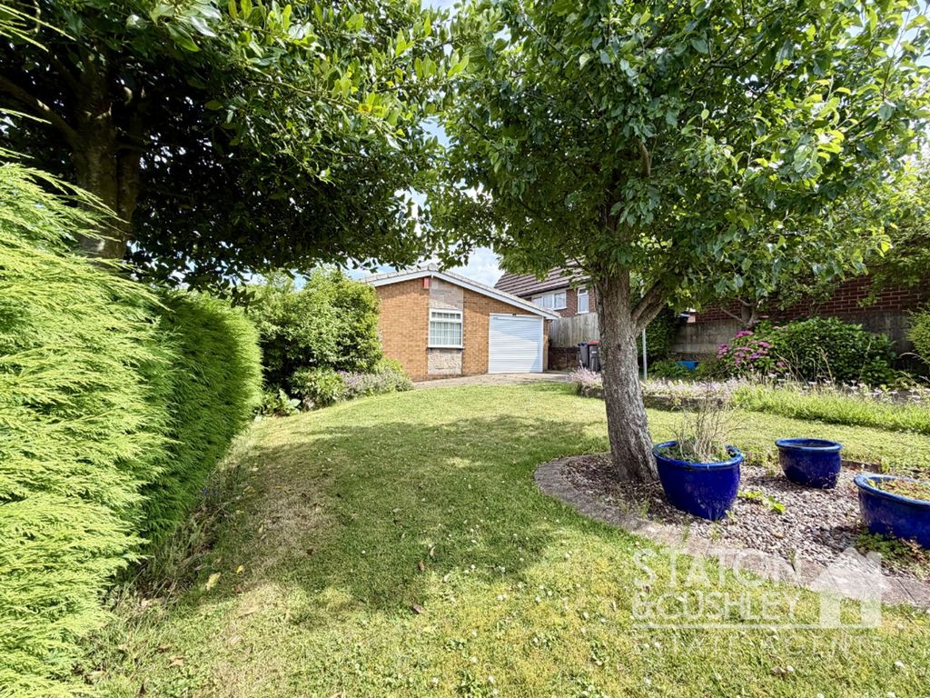 Property photo 2 of 32