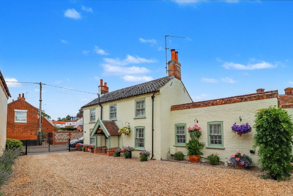 Property photo 1 of 35 4415930