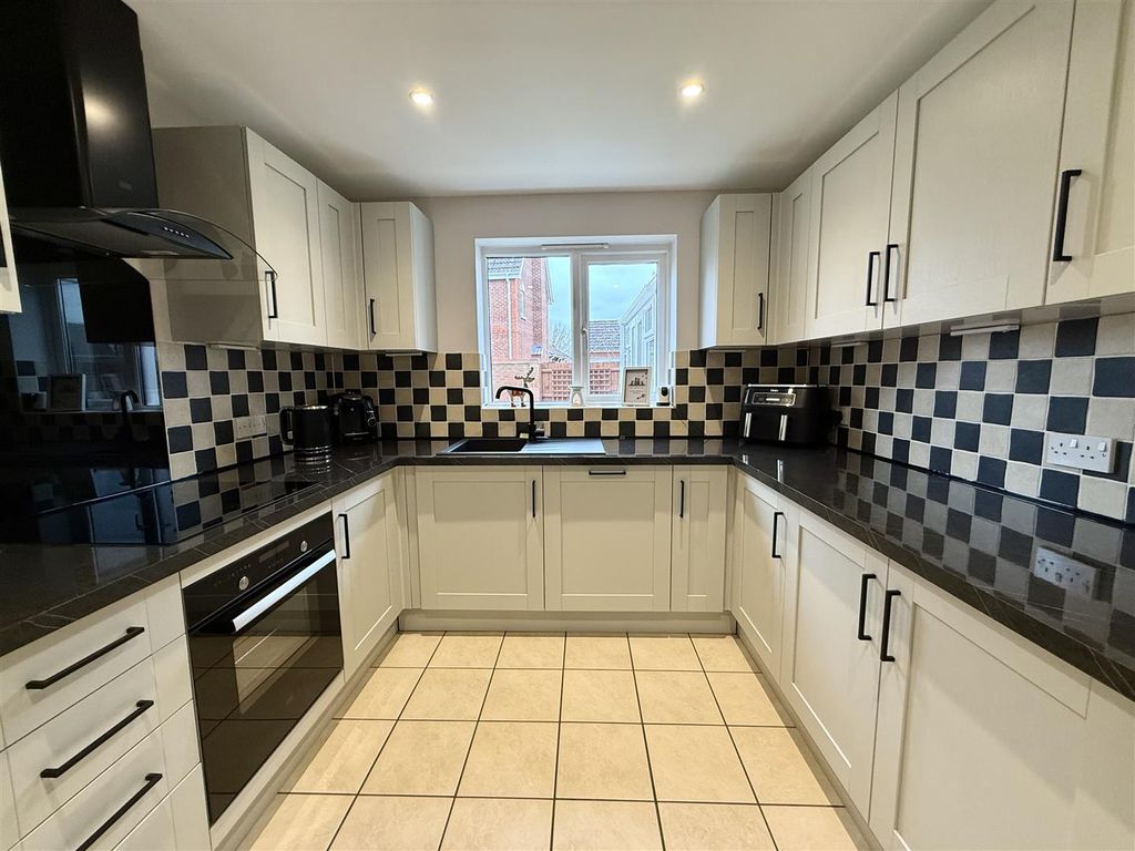 Property photo 3 of 25 Img_2544.Jpg