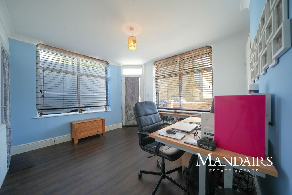 Property photo 3 of 33