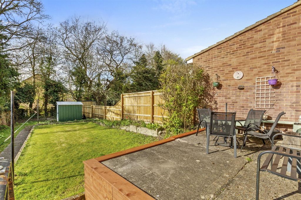 Property photo 1 of 14 Hughenden Ave-1.Jpg