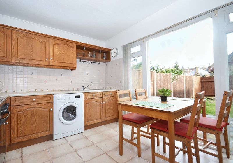 Property photo 2 of 7 Kitchen