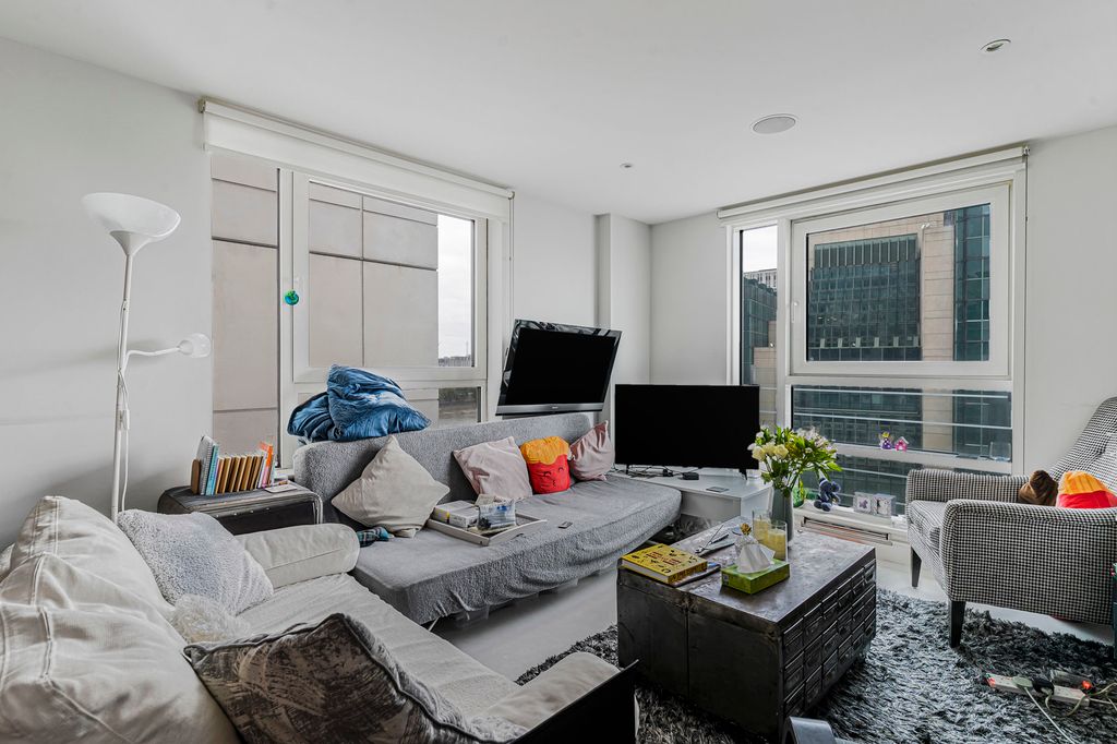 Property photo 1 of 20 Reception Room