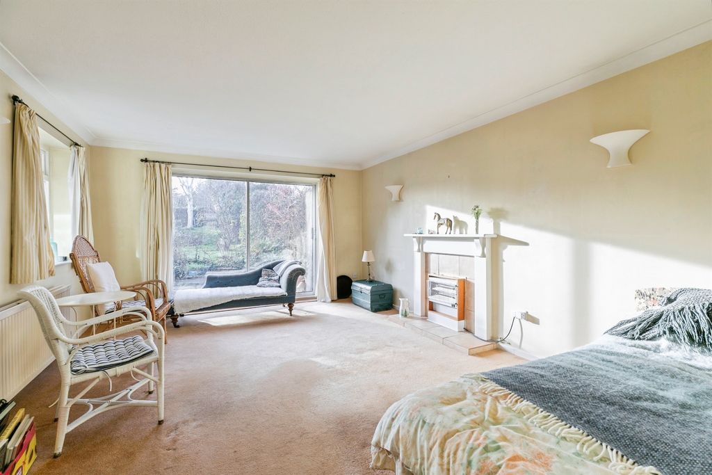 Property photo 3 of 17