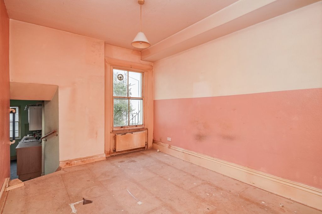 Property photo 2 of 19 First, 11 York Road, Hove, East Sussex, Bn3 1Dj