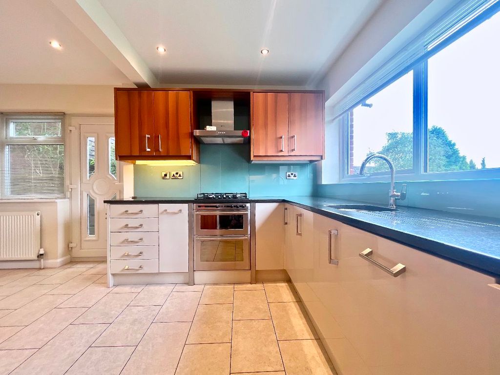 Property photo 2 of 30